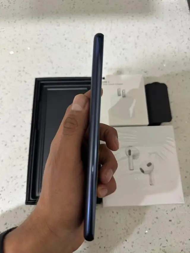 Samsung Galaxy S20 128GB – Bundle Deal – Delivery Included - Photo 5