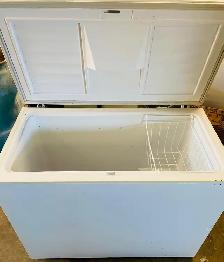 Frigidaire 12 cu Chest Freezer,