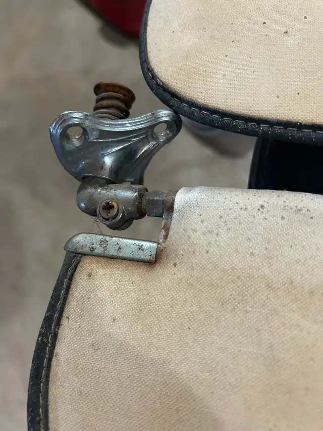 Vintage Chevy car inside visors - Photo 2