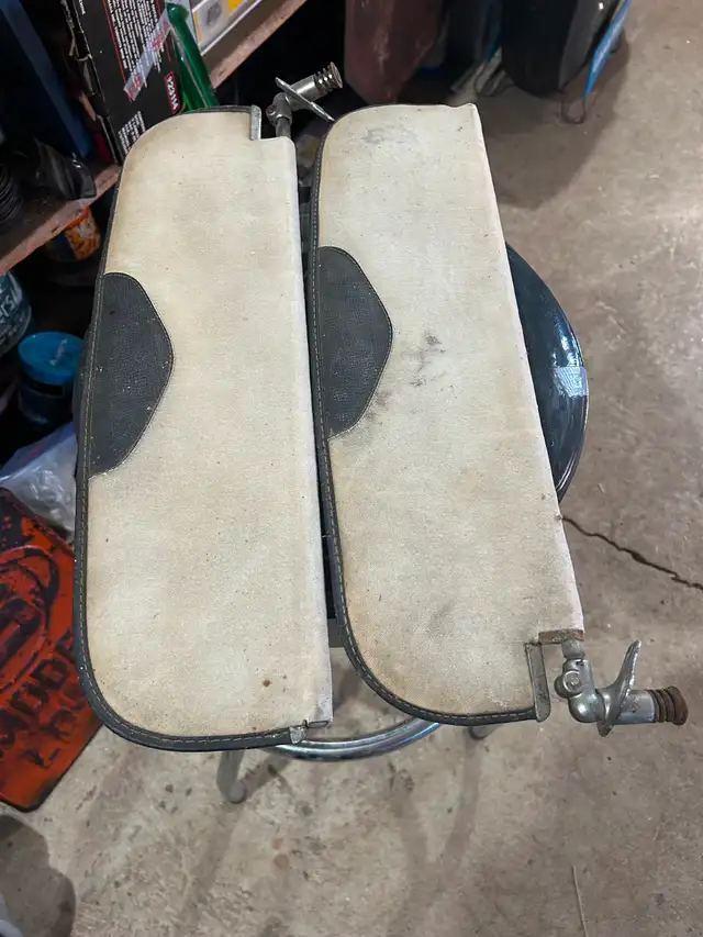 Vintage Chevy car inside visors - Photo 4