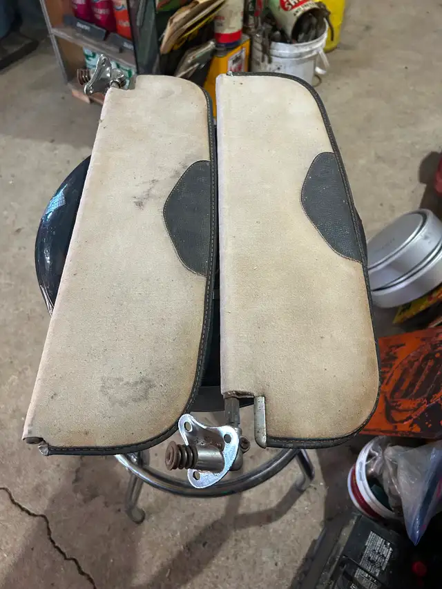 Vintage Chevy car inside visors - Photo 5