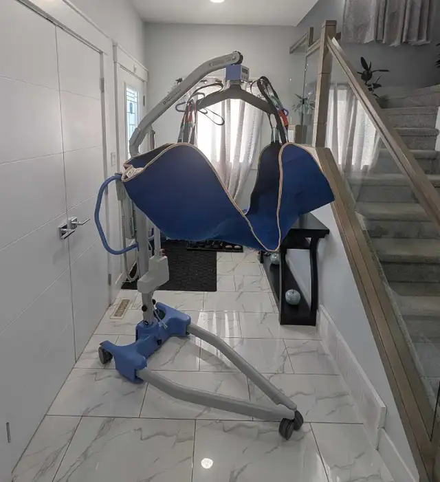 Joerns Hoyer Advance 340 Foldable Portable Electric Patient Lift