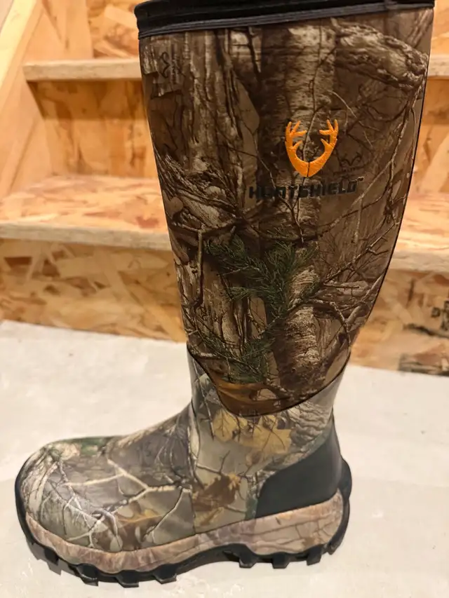 Men’s Camo Neoprene Boots