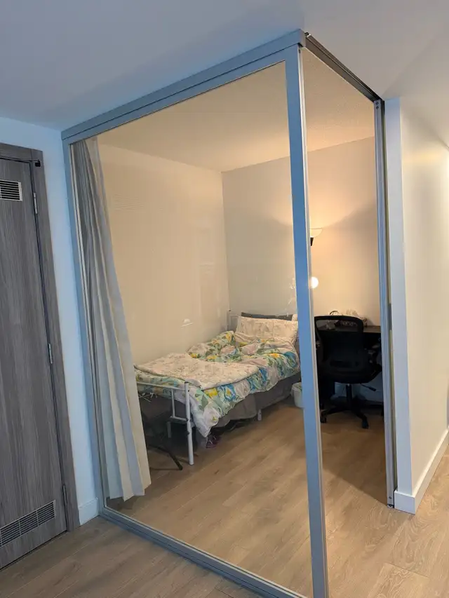 1 1 downtown core furnished condo rental - Photo 8