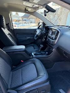 2017 Midnight Edition Chev Colorado - Photo 4