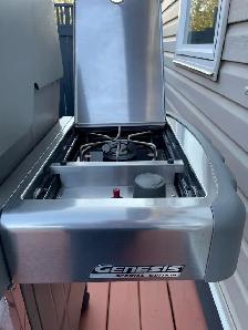 BARBEQUE LIKE A PRO!! Weber Genesis in great shape! - Photo 2