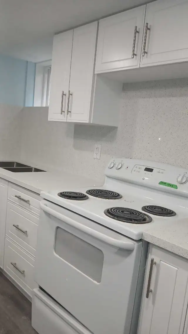 2 bedroom apartment for rent in Scarborough - Photo 2