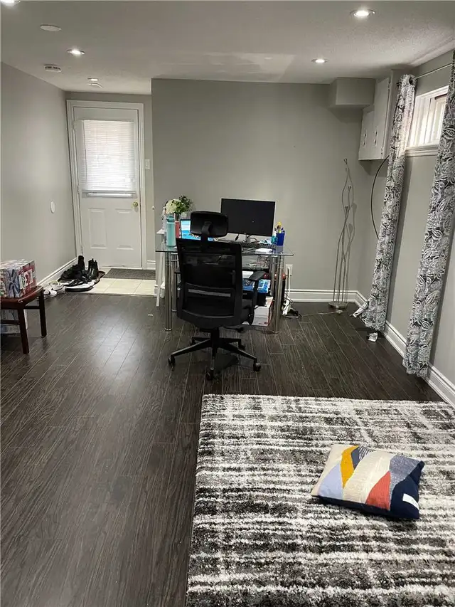 2 bedroom basement near square one mississauga - Photo 5