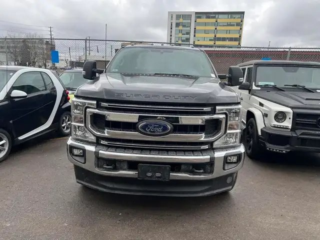 2022 Ford F-250 XLT Crew Cab Short Box 4WD - Photo 2