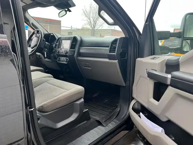 2022 Ford F-250 XLT Crew Cab Short Box 4WD - Photo 6
