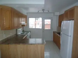 3 Bedrooms & 1 Bath Apartment - Photo 5