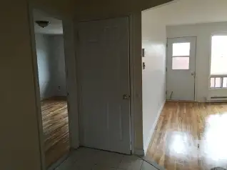 3 Bedrooms & 1 Bath Apartment - Photo 10