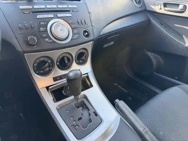2010 MAZDA MAZDA3 I Sport - Photo 12