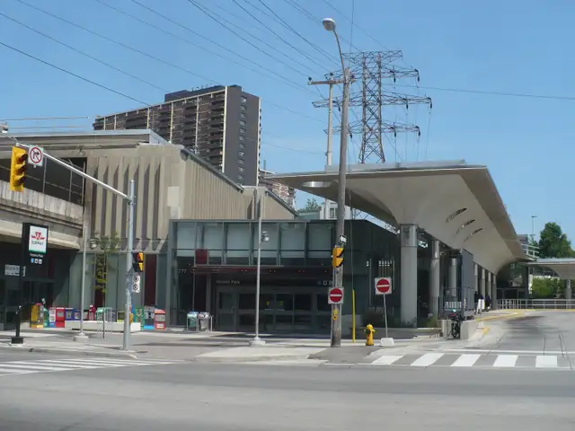 Private Room for Rent-Scarborough-Victoria Park Subway-April 1st - Photo 11