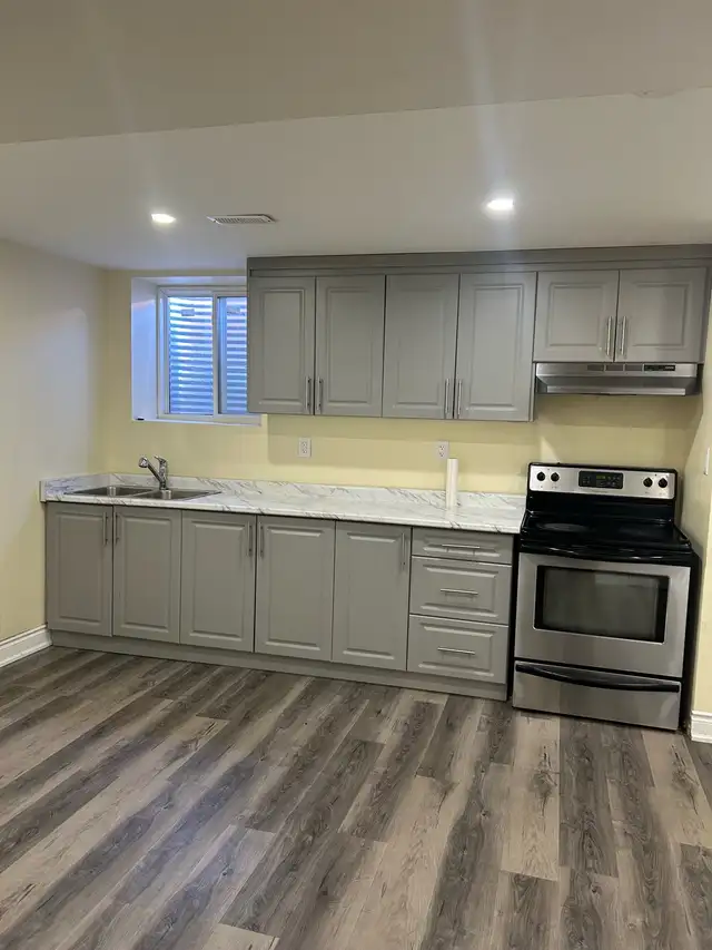 2 Bedroom Legal Basement - Photo 4