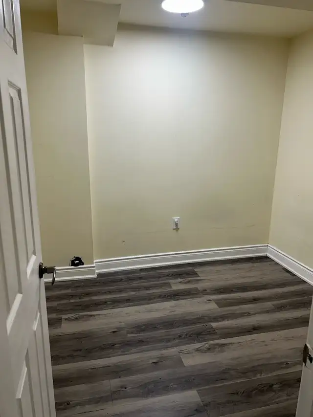 2 Bedroom Legal Basement - Photo 5