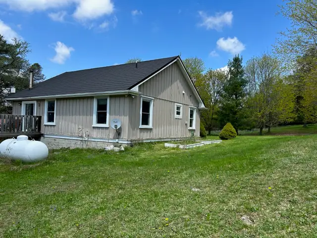 Peaceful 3 Bedroom Bungalow In Arkell Close To Guelph For Rent - Photo 3