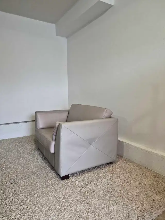 FREE DELIVERY Single Sofa Leather Armchair/Accent Chair/Lounge - Photo 5