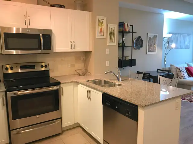 Fabulous 1 Bed, 1 Bath Suite on Main Street Markham For Lease - Photo 6