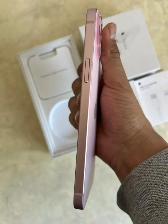 iPhone 15 Plus 128GB Pink AirPods/Fast Charger/Delivery - Photo 2