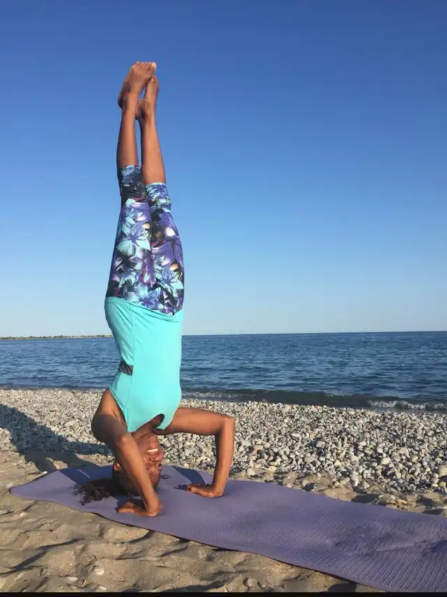 Looking for a one-to-one or small group Mat Pilates Instructor?