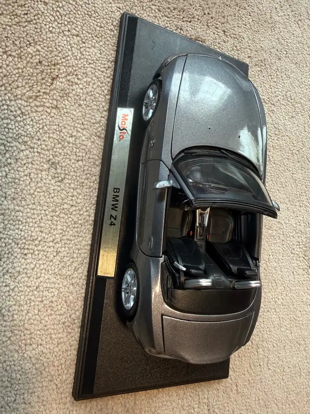 Maisto Special Edition die-cast model of a BMW Z4