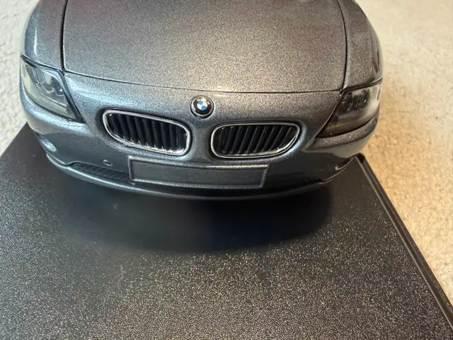 Maisto Special Edition die-cast model of a BMW Z4 - Photo 5
