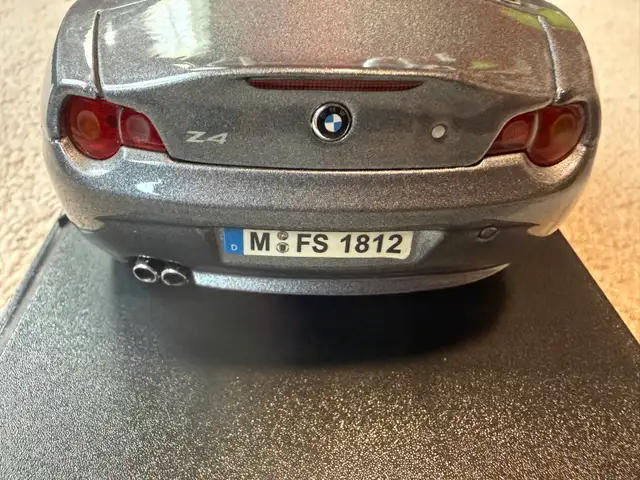 Maisto Special Edition die-cast model of a BMW Z4 - Photo 6