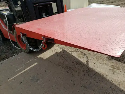 Durable Container Ramp – Easy Material Handling - Photo 4