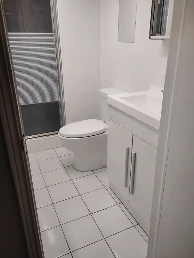 One Bedroom Basement Apartment- Parking Included - Photo 4