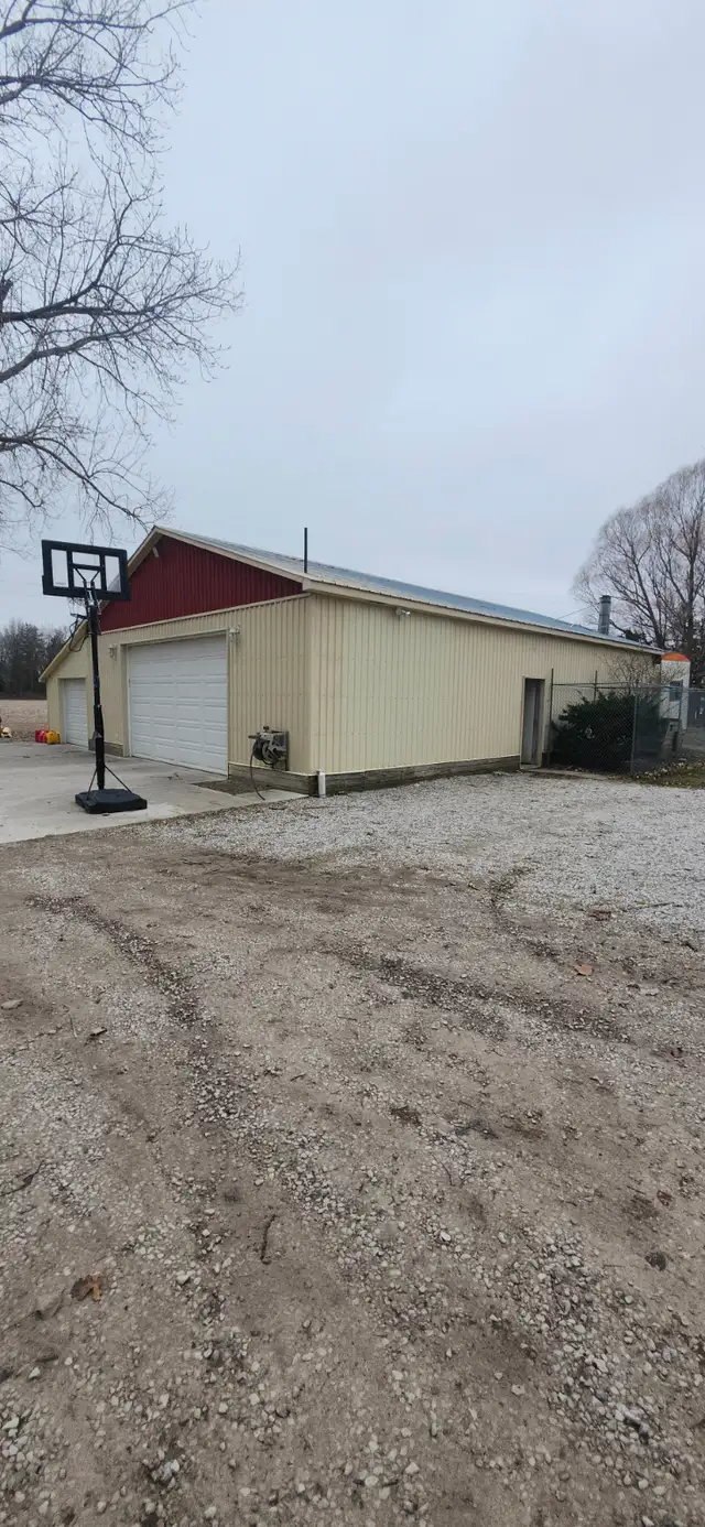 Brick raised ranch set on 18 workable acres - Photo 4