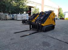 IF-25 Diesel Mini Track Skid Loader – Compact & Heavy Duty - Photo 3