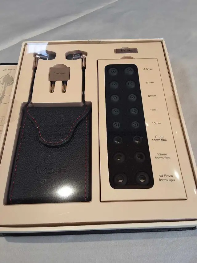 1More Triple Driver Wired Earbuds NEW - Photo 3