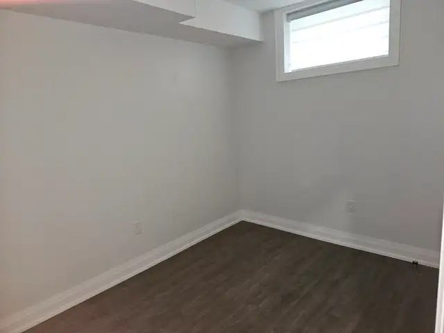 3 Bedroom 2 Washroom Lower Unit for Rent-$2599 Utilities - Photo 5