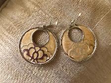 Attractive Large beige hoop earring with shiny design