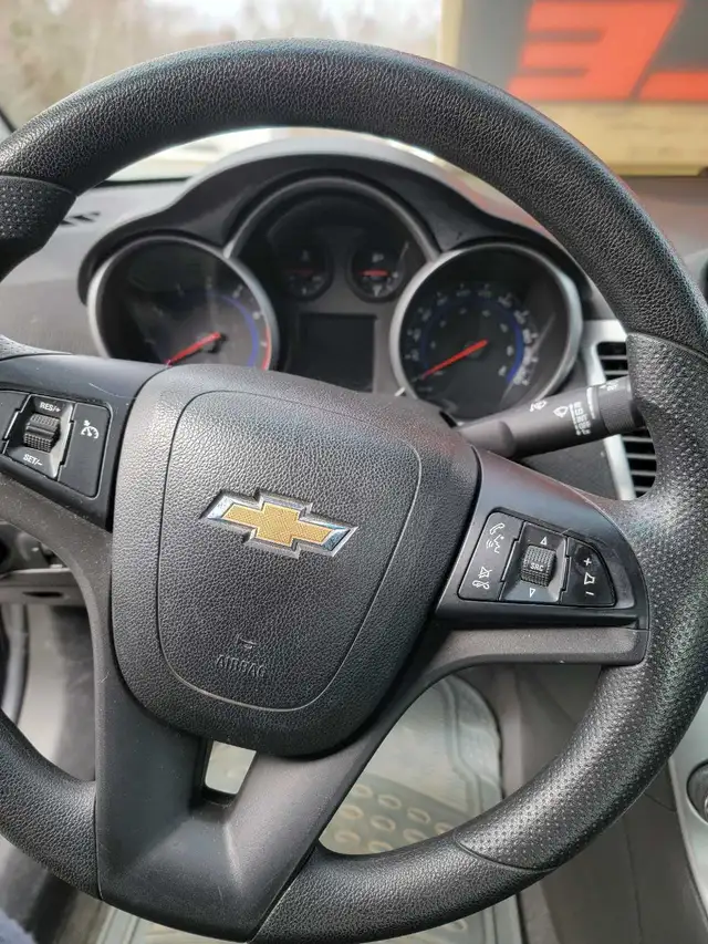 2015 Chevy Cruze LT turbocharged - Photo 7