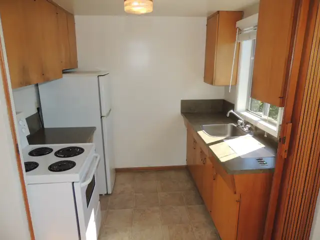 1 Bdr Top Floor Corner Unit near Cook St Village - Photo 5