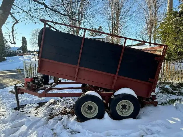 Remorque à bois basculante (Hydraulique) – 10' x 6' –