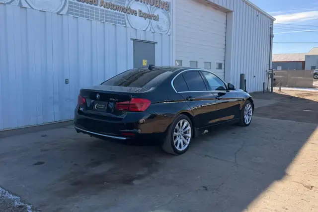 2017 BMW 3 Series 330i xDrive AWD - No Accident - Photo 6