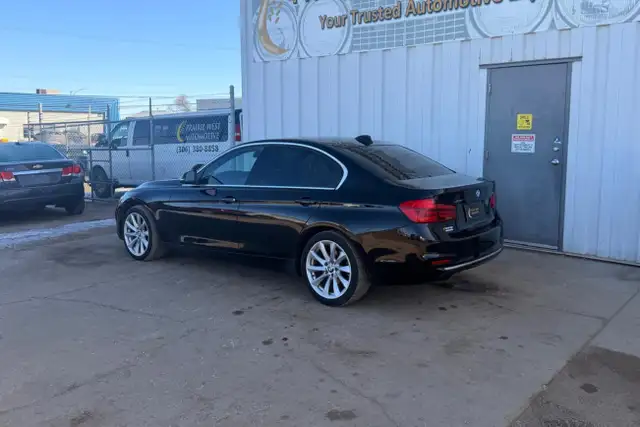 2017 BMW 3 Series 330i xDrive AWD - No Accident - Photo 7