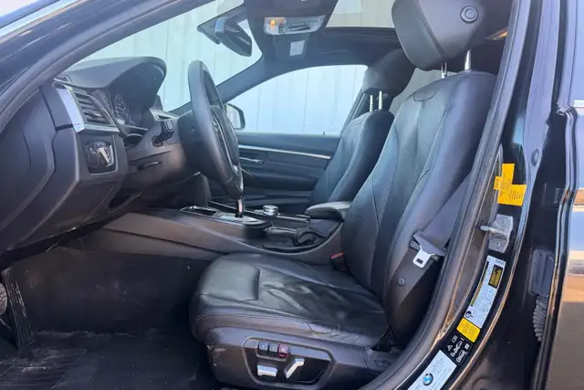 2017 BMW 3 Series 330i xDrive AWD - No Accident - Photo 15
