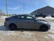 2020 Hyundai Elantra Essential - Photo 4