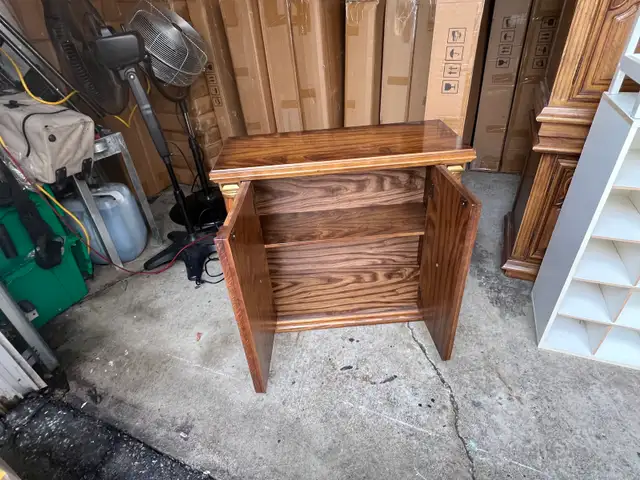 Free delivery used Vintage Wooden Side Table with Lion Knobs - Photo 6