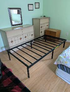Bedframe with mattress. - Photo 2