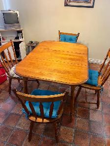 Free delivery used Wooden Dining Table Set with 4 Chairs