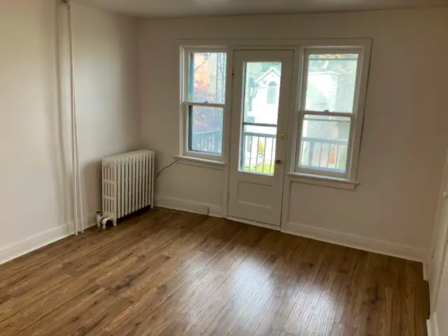 2 Bedroom ByWard Market Apartment for Rent (152 Guigues Ave) - Photo 8