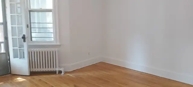 1 Bedroom Sandy Hill Apartment for Rent (255 Daly Ave) - Photo 2