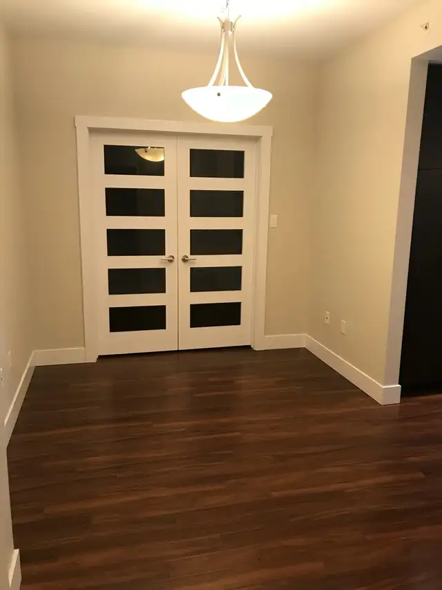 Two Bedroom   Den - Two Bathroom - Available April or May 1st - Photo 8