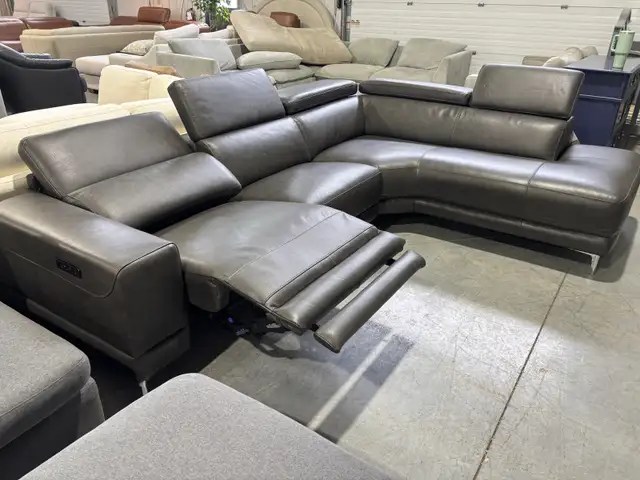 Dark grey leather sectional with power seat - Photo 5