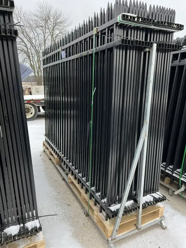 Industrial 10x7 Fencing – 240FT, 24 Panels - Photo 2